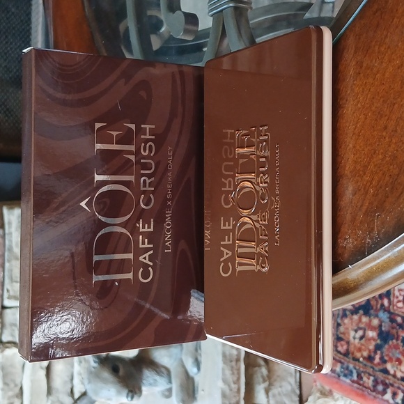 Lancome Eyeshadow Pallete - Picture 2 of 3